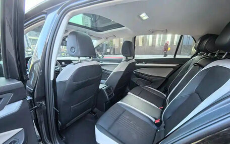 Volkswagen Golf VIII, 2022 год, 1 220 000 рублей, 13 фотография