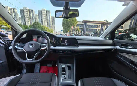 Volkswagen Golf VIII, 2022 год, 1 220 000 рублей, 10 фотография