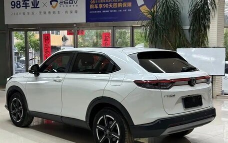 Honda Vezel, 2024 год, 1 680 000 рублей, 4 фотография