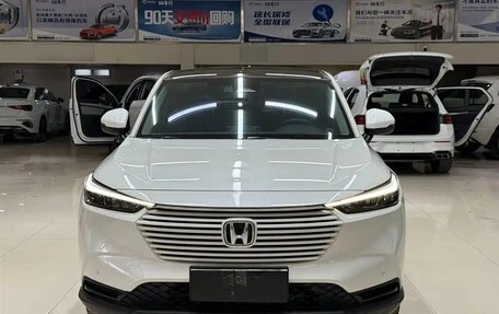 Honda Vezel, 2024 год, 1 680 000 рублей, 2 фотография