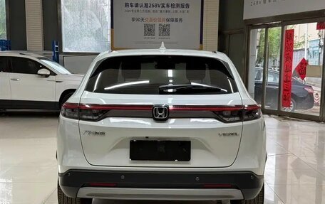 Honda Vezel, 2024 год, 1 680 000 рублей, 6 фотография