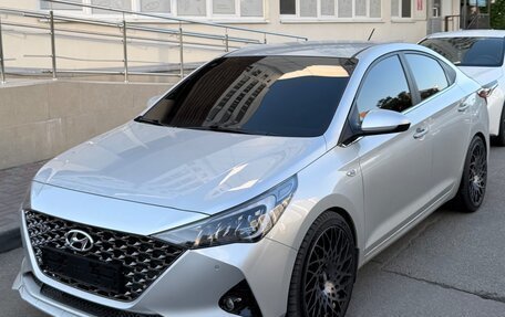 Hyundai Solaris II рестайлинг, 2021 год, 2 100 000 рублей, 4 фотография