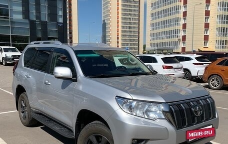 Toyota Land Cruiser Prado 150 рестайлинг 2, 2020 год, 4 950 000 рублей, 2 фотография