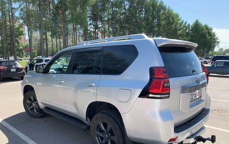 Toyota Land Cruiser Prado 150 рестайлинг 2, 2020 год, 4 950 000 рублей, 5 фотография