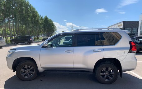 Toyota Land Cruiser Prado 150 рестайлинг 2, 2020 год, 4 950 000 рублей, 7 фотография