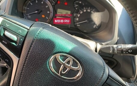 Toyota Land Cruiser Prado 150 рестайлинг 2, 2020 год, 4 950 000 рублей, 11 фотография