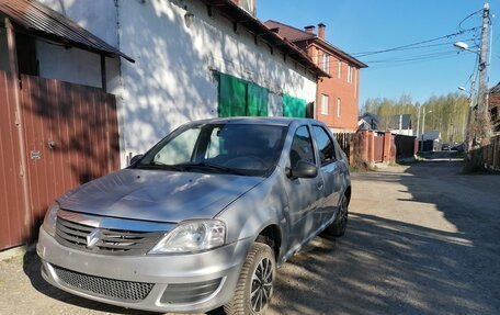 Renault Logan I, 2013 год, 250 000 рублей, 3 фотография