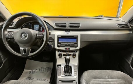 Volkswagen Passat B7, 2011 год, 999 000 рублей, 21 фотография