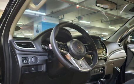 Mitsubishi Montero Sport, 2025 год, 5 300 000 рублей, 9 фотография
