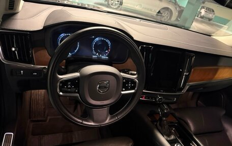 Volvo S90 II рестайлинг, 2019 год, 3 000 000 рублей, 10 фотография