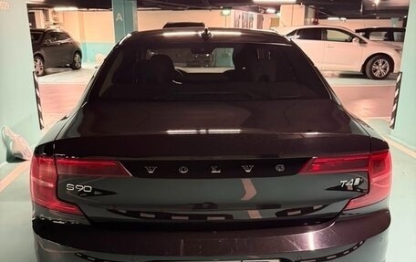 Volvo S90 II рестайлинг, 2019 год, 3 000 000 рублей, 4 фотография