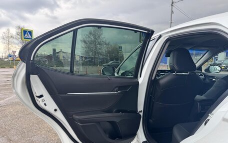 Toyota Camry, 2021 год, 2 290 000 рублей, 3 фотография