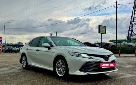 Toyota Camry, 2021 год, 2 290 000 рублей, 2 фотография
