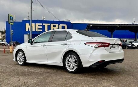 Toyota Camry, 2021 год, 2 290 000 рублей, 9 фотография