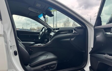 Toyota Camry, 2021 год, 2 290 000 рублей, 15 фотография