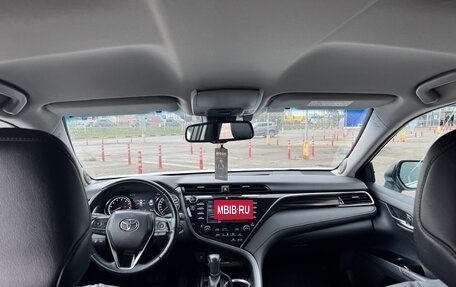 Toyota Camry, 2021 год, 2 290 000 рублей, 17 фотография