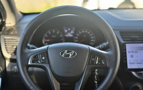 Hyundai Solaris II рестайлинг, 2013 год, 860 000 рублей, 10 фотография