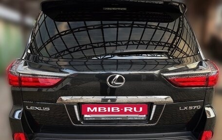 Lexus LX III, 2018 год, 7 400 000 рублей, 3 фотография