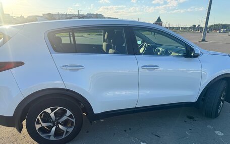 KIA Sportage IV рестайлинг, 2019 год, 2 100 000 рублей, 3 фотография