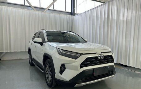 Toyota RAV4, 2024 год, 3 390 000 рублей, 3 фотография