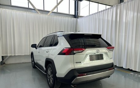 Toyota RAV4, 2024 год, 3 390 000 рублей, 4 фотография