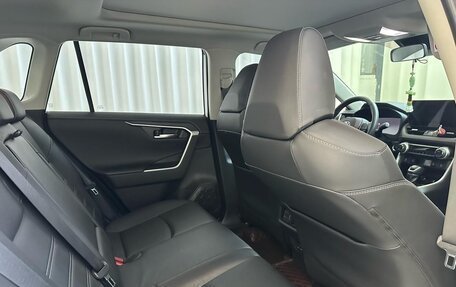 Toyota RAV4, 2024 год, 3 390 000 рублей, 7 фотография