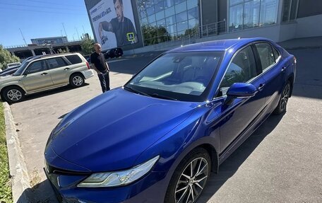 Toyota Camry, 2021 год, 3 400 000 рублей, 2 фотография
