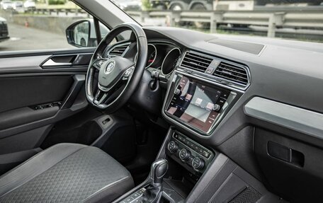 Volkswagen Tiguan II, 2017 год, 2 195 000 рублей, 36 фотография