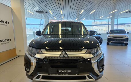 Mitsubishi Outlander III рестайлинг 3, 2020 год, 2 680 000 рублей, 3 фотография
