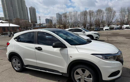 Honda Vezel, 2022 год, 2 050 000 рублей, 3 фотография