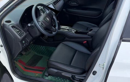 Honda Vezel, 2022 год, 2 050 000 рублей, 6 фотография