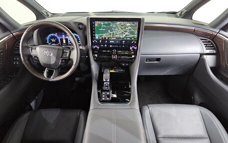 Toyota Alphard, 2024 год, 9 995 000 рублей, 4 фотография