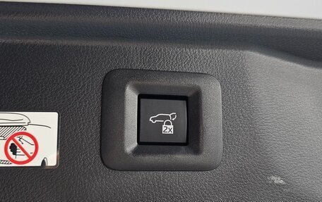 Toyota Alphard, 2024 год, 9 995 000 рублей, 13 фотография