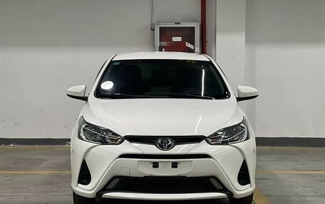 Toyota Yaris, 2022 год, 1 368 961 рублей, 2 фотография