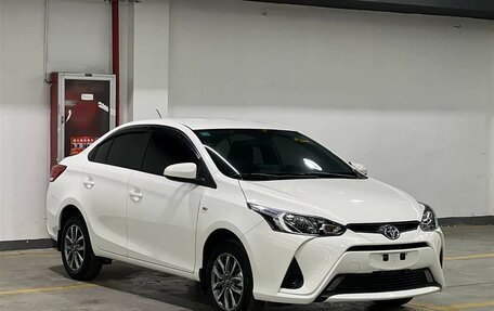 Toyota Yaris, 2022 год, 1 368 961 рублей, 3 фотография