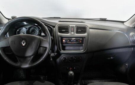 Renault Logan II, 2017 год, 671 800 рублей, 6 фотография