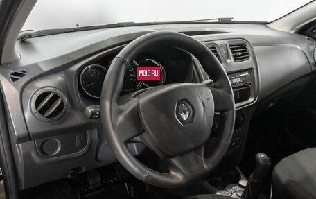 Renault Logan II, 2017 год, 671 800 рублей, 5 фотография