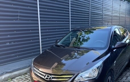 Hyundai Solaris II рестайлинг, 2015 год, 1 200 000 рублей, 1 фотография
