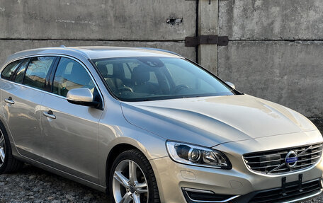 Volvo V60 I, 2018 год, 1 990 000 рублей, 1 фотография