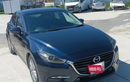 Mazda Axela, 2017 год, 1 500 000 рублей, 2 фотография