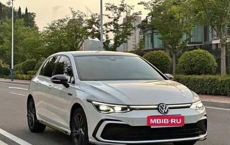 Volkswagen Golf VIII, 2022 год, 1 338 000 рублей, 3 фотография