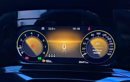 Volkswagen Golf VIII, 2022 год, 1 338 000 рублей, 10 фотография