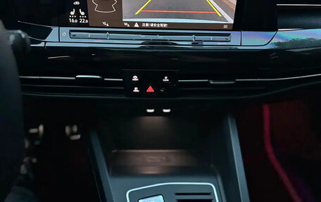Volkswagen Golf VIII, 2022 год, 1 338 000 рублей, 11 фотография