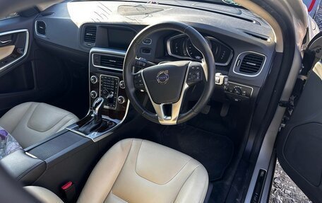 Volvo V60 I, 2018 год, 1 990 000 рублей, 7 фотография