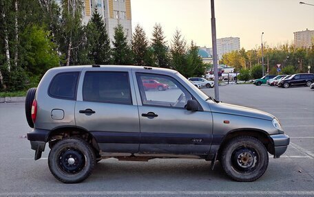 Chevrolet Niva I рестайлинг, 2004 год, 300 000 рублей, 3 фотография