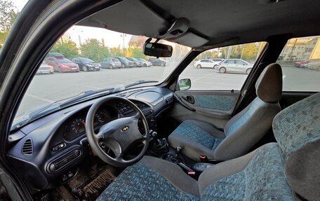 Chevrolet Niva I рестайлинг, 2004 год, 300 000 рублей, 5 фотография