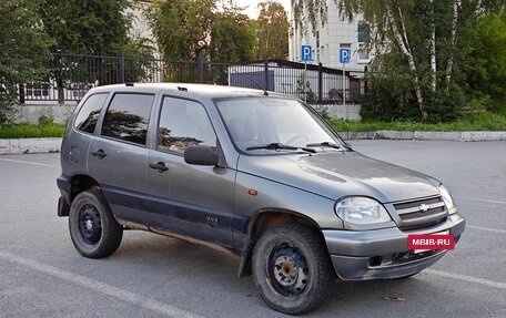 Chevrolet Niva I рестайлинг, 2004 год, 300 000 рублей, 2 фотография