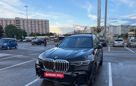 BMW X7, 2021 год, 7 950 000 рублей, 2 фотография
