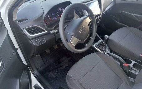Hyundai Solaris II рестайлинг, 2018 год, 1 399 000 рублей, 13 фотография