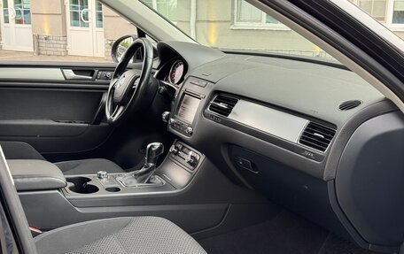 Volkswagen Touareg III, 2012 год, 1 700 000 рублей, 24 фотография
